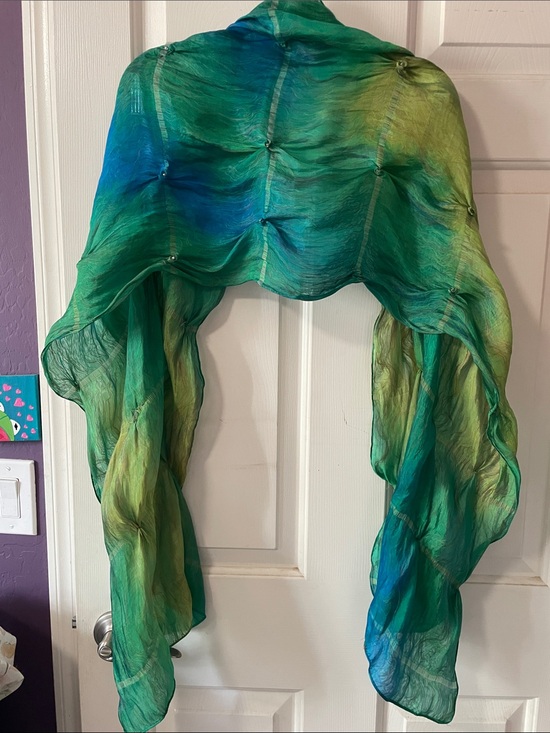 The Unbranded Brand Accessories - VTG HANDMADE SILK SCARF